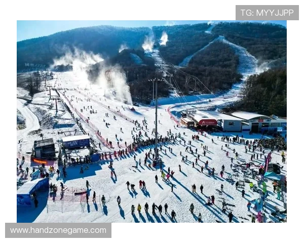 冰雪运动引领全民健身热潮助力冬季体育产业高质量发展新时代征程